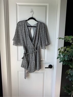 Rebecca Minkoff Grey Floral Wrap Tunic Romper - SMALL